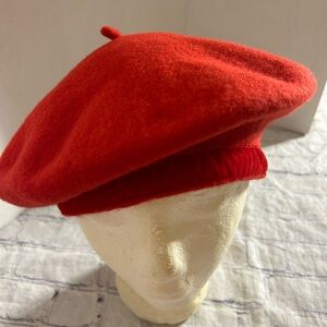 P.R.T. ULTRABASQUE 100% WOOL RED BERET STYLE WOMEN’S HAT CZECH REPUBLIC MADE